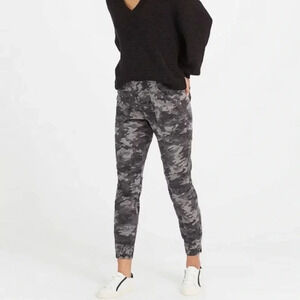 Spanx Camo Stretch Twill Cargo Jogger Pants